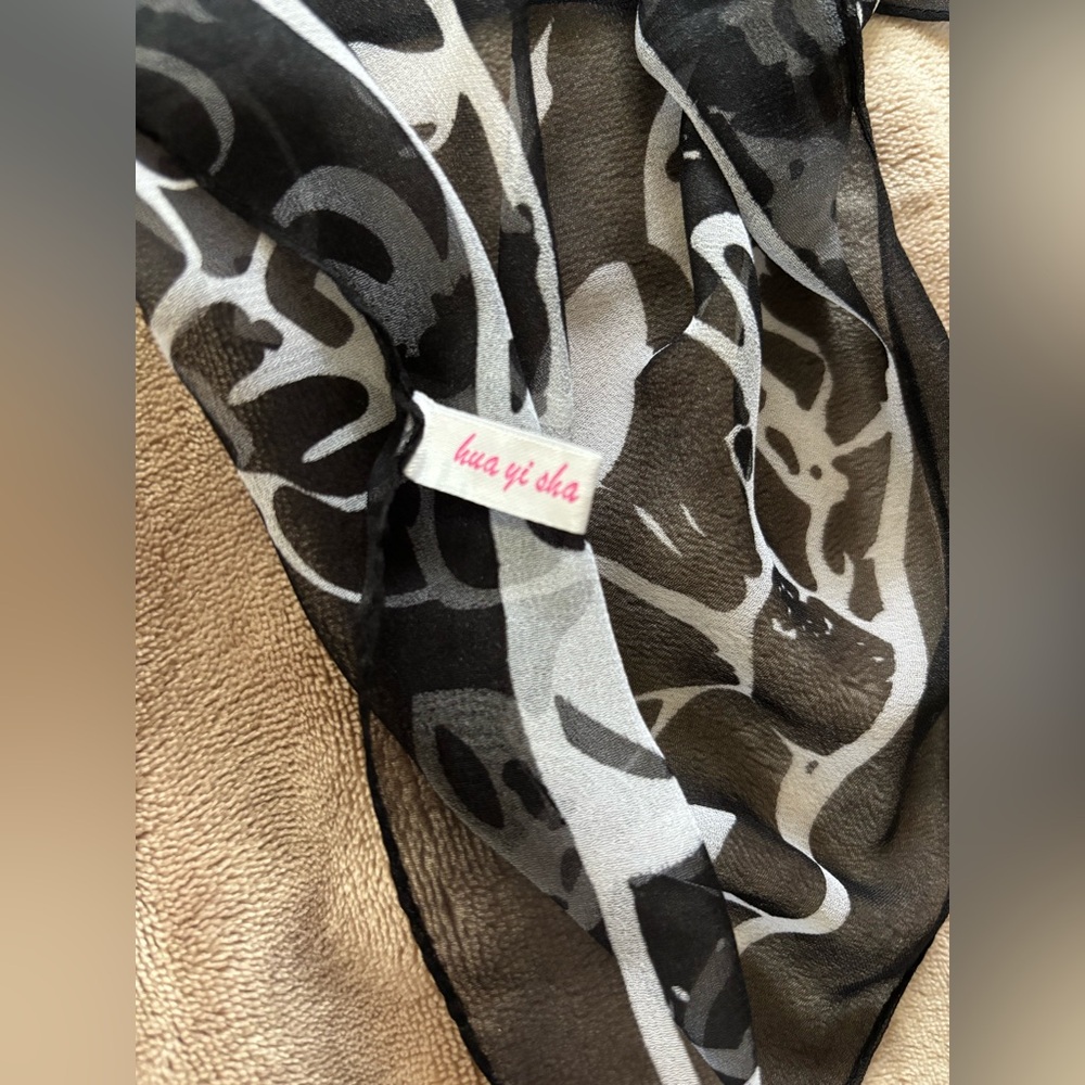 Floral Pattern Silk Blend Black & White Double Sided Sheer Fringed Scarf NWOT - Picture 6 of 9